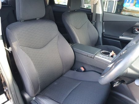 2018 Toyota Prius+ - thumbnail 9