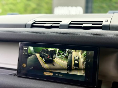 2023 Land Rover Defender 90 3.0 D HARD TOP SE 2 €67,950 thumbnail