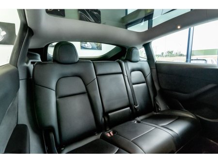 2022 Tesla Model Y E Long Range AWD €29,899 thumbnail