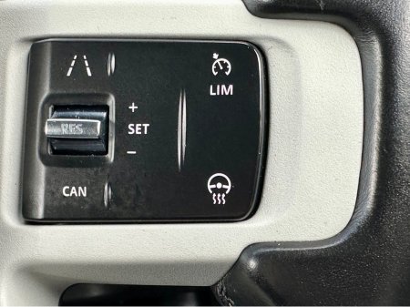 2023 Land Rover Defender - thumbnail 13