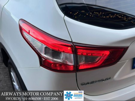 2016 Nissan Qashqai 1.2 AUTO 5DR - LOW KMS & PANROOF €14,950 thumbnail