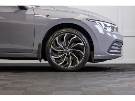 2023 Volkswagen Golf 2.0 TDI 115HP Style €28,450 thumbnail