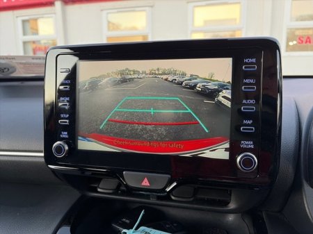 2023 Toyota Yaris Cross CROSS LUNA SPORT €28,888 thumbnail