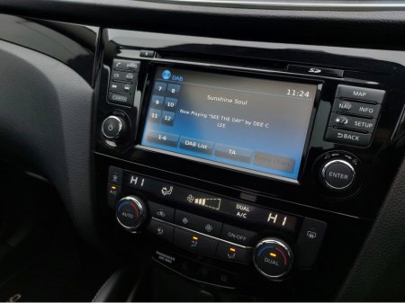 2019 Nissan Qashqai 1.2 SV 18 5DR PANORAMIC ROOF IDEAL FAMILY SUV €16,995 thumbnail