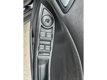 2016 Ford Focus - thumbnail 11