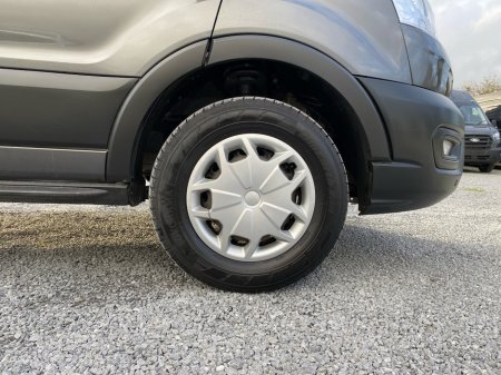 2022 Ford Transit - thumbnail 4