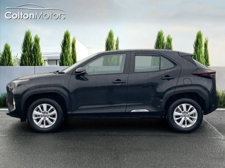 2024 Toyota Yaris Cross 1.5 Hybrid Luna €27,950 thumbnail