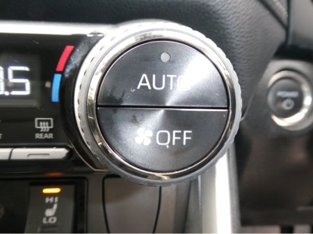 2025 Toyota Rav4 - thumbnail 38