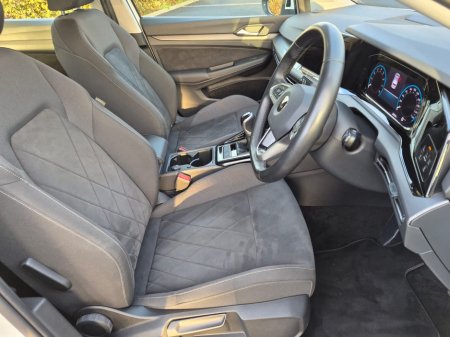 2022 Volkswagen Golf 1.5 TSI 130HP Style €24,999 thumbnail