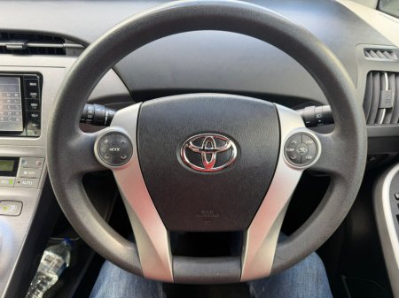 2015 Toyota Prius - thumbnail 10