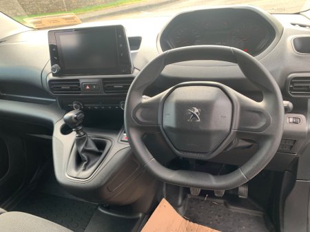 2023 Peugeot Partner - thumbnail 9