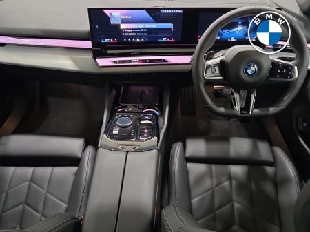 2025 BMW i5 - photo 4