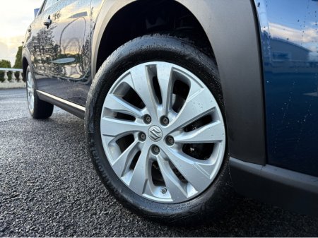 2024 Suzuki SX4 S-Cross 1.5 MOTION HEV 115PS 5 €29,999 thumbnail