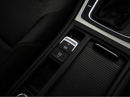 2016 Volkswagen Golf 2016 VW Golf 1.4tsi Auto/High spec/1yr warranty €12,888 thumbnail