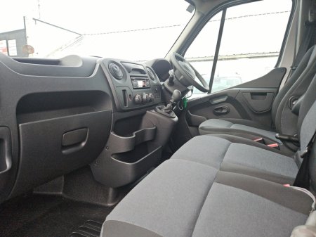 2020 Renault Master SL28 B-NESS+ ENERG WHEELCHAIR ACCESS