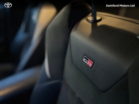 2023 Toyota C-HR C-HR 2.0 HYBRID GR SPORT thumbnail