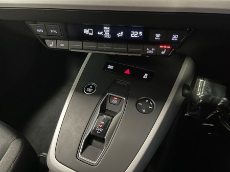 2022 Audi Q4 e-tron Advance 35 Quattro - Parking Sensors - Climate Control - Heated Seats - Cruise Control - Keyless Start - Apple CarPlay/Android Auto €29,950