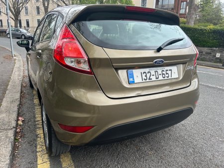 2013 Ford Fiesta - thumbnail 5