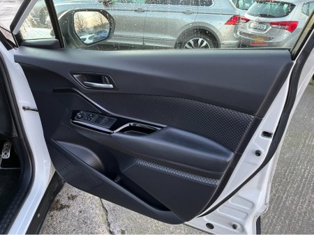 2020 Toyota C-HR GR AUTOMATIC HYBRID 1.8 PETROL //HIGH SPEC//REVERSE CAMERA//ADAPTIVE CRUISE CONTROL//HEATED SEATS// €24,950 thumbnail