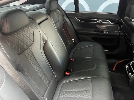 2017 BMW 7 Series - thumbnail 13