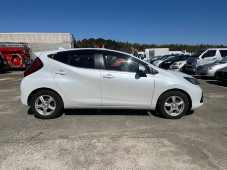 2023 Toyota Aqua - thumbnail 4