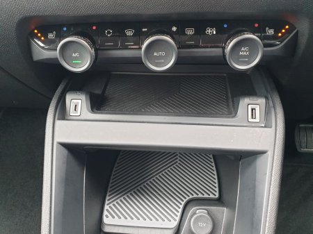 2024 Citroen C4 MAX, DIESEL, AUTOMATIC, 1.5 Bluehdi (130ps) €24,995 thumbnail