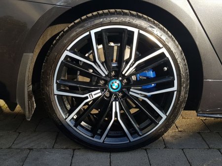 2022 BMW 5 Series - thumbnail 12