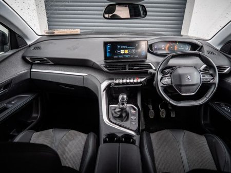 2022 Peugeot 5008 - thumbnail 8