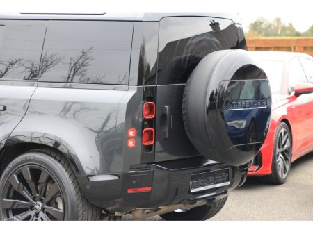 2022 Land Rover Defender - thumbnail 24