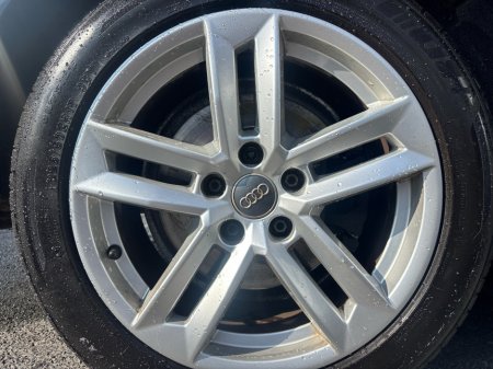 2017 Audi A4 - thumbnail 5