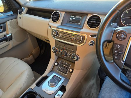 2015 Land Rover Discovery 3.0 TDV6 5 SEAT XE 4DR AUTO €21,450 thumbnail