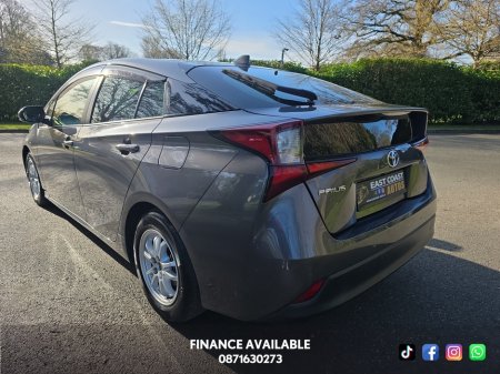 2020 Toyota Prius - thumbnail 10