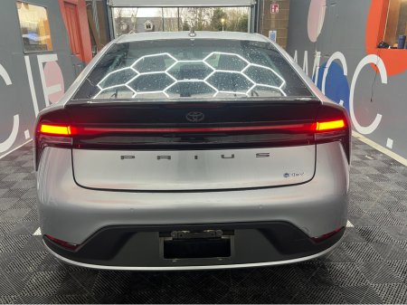 2025 Toyota Prius - view 3