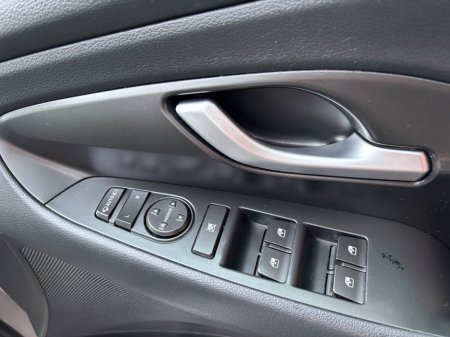 2017 Hyundai i30 - thumbnail 10