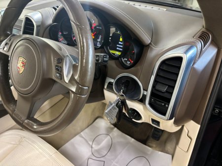 2012 Porsche Cayenne - thumbnail 11