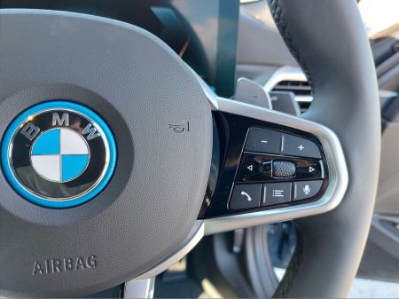 2025 BMW 3 Series - thumbnail 18