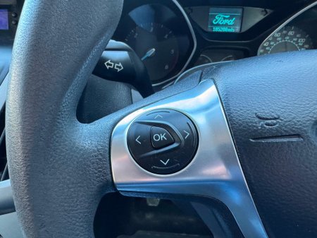 2012 Ford Focus - thumbnail 19