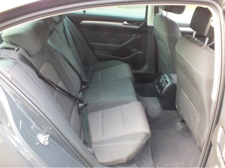 2018 Volkswagen Passat - thumbnail 11