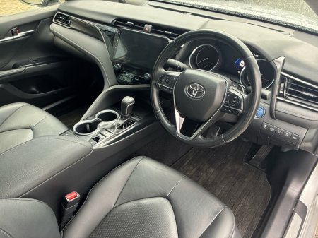 2019 Toyota Camry - thumbnail 6