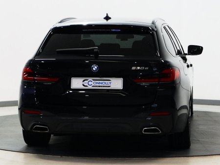 2022 BMW 5 Series - thumbnail 4