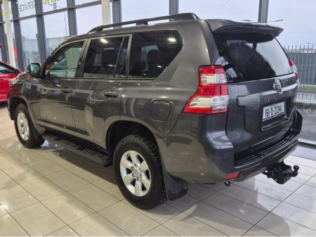2016 Toyota Landcruiser - view 3