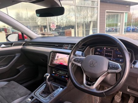 2021 Volkswagen Passat 2.0 TDI 150HP R-Line €27,950 thumbnail