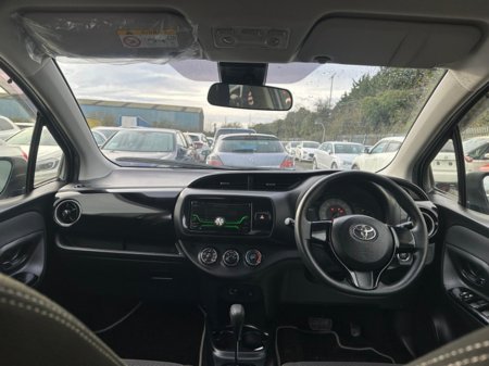 2019 Toyota Vitz - thumbnail 17