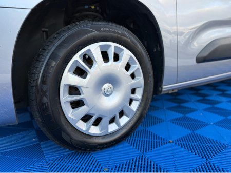 2021 Opel Combo 3 SEATER - 1.5 DIESEL - MANUAL - 12M WARRANTY - CAR: 1599 €14,950 thumbnail