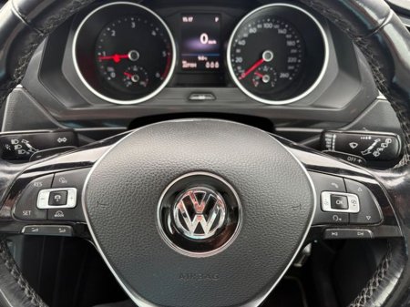 2017 Volkswagen Tiguan - thumbnail 34