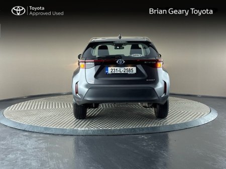 2023 Toyota Yaris Cross HYBRID LUNA €27,950 thumbnail