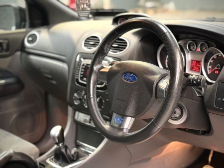 2011 Ford Focus RS thumbnail