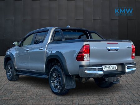 2025 Toyota Hilux 2.8 SR5 MANUAL..Roller shutter..No VAT €54,950 thumbnail