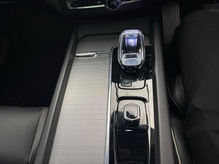2024 Volvo XC60 - thumbnail 8