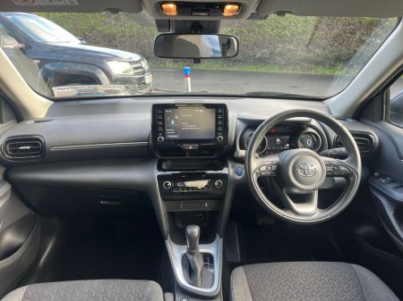2023 Toyota Yaris Cross 1.5 Hybrid CVT Luna €25,950 thumbnail